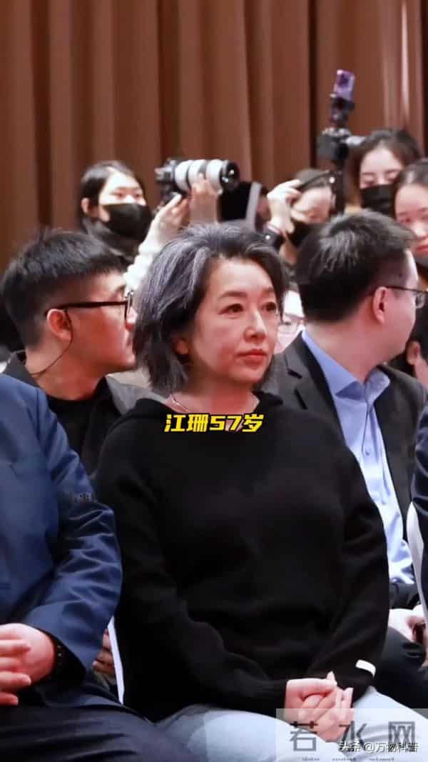 57岁江珊近照曝光，脸垮嘴斜，满头白发，女神成老太，让人太心酸