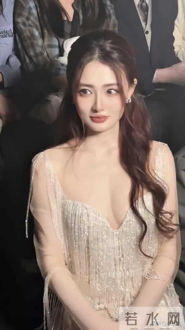 徐璐｜最近很出圈，很性感