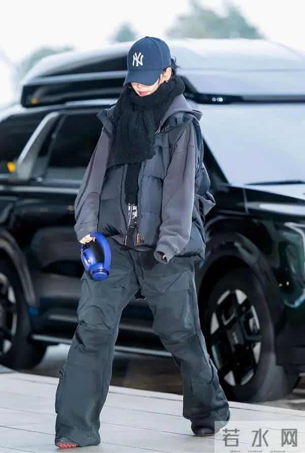 是谁又被柳姐的机场图美到了？！这身穿搭简直是冬日理想型