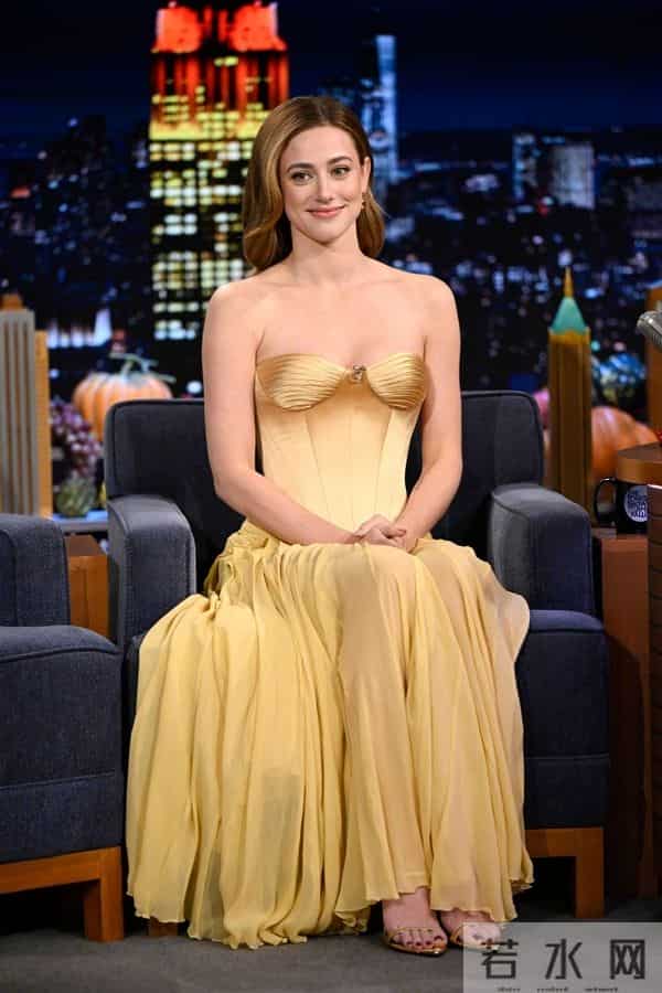 莉莉·莱因哈特亮相肥伦节目