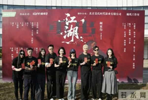 曾经的TVB视帝来内地拍戏，终于升到了男一号，新造型被夸帅