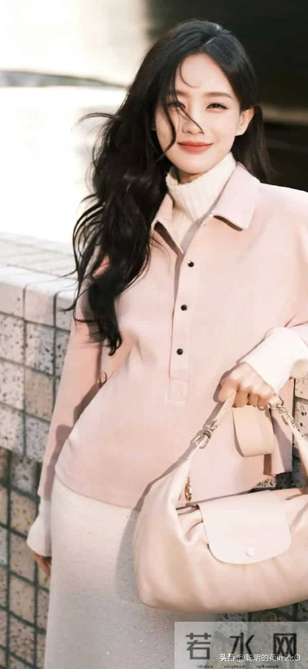 李一桐魅力笑容