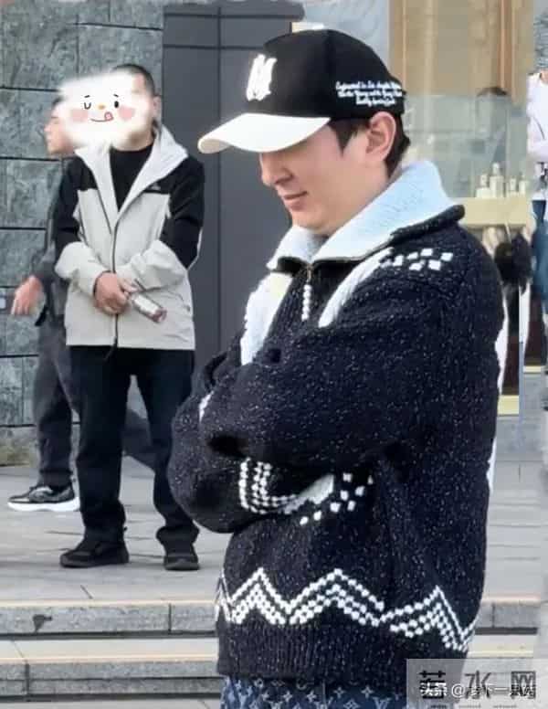 懒懒秀恩爱疑被打脸 王思聪和网红蓓蓓同游香港 看女方满脸宠溺微笑