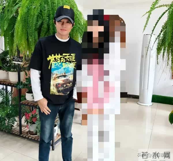 风波5个月后，曝玲花曾毅近况，一个喜气洋洋，一个憔悴瘦一大圈