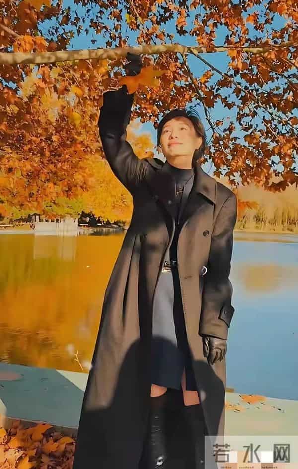 53岁吴越登瑞丽封面美到窒息，成熟女人味直接拉满