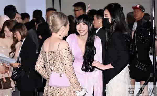 邱泽许玮甯婚礼誓词像偶像剧台词，林心如霍建华夫妇等众星出席