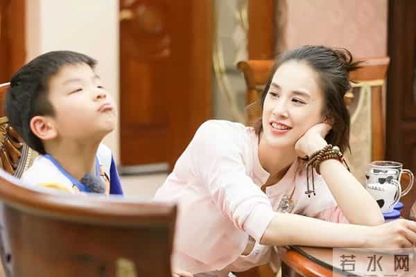 葛夕没说错，离婚10个月，黄圣依的13岁儿子，如今成她的“救赎”