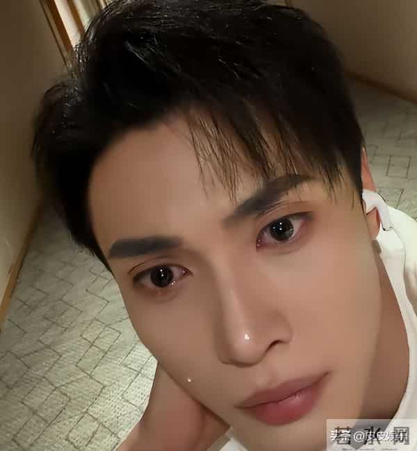 一天三个瓜！睡女粉、郑凯和68岁大姐演姐弟恋、岳云鹏欠税