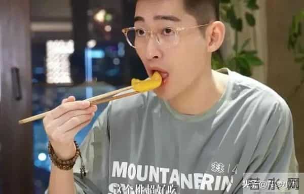 41岁张翰想买7000万豪宅做婚房，在徐汇偶遇，女友颜值不输娜扎