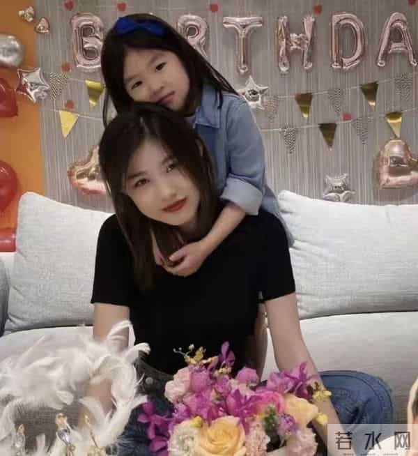 汪峰也没想到，女儿"小苹果"官宣恋情不到一天，恶心的一幕出现了