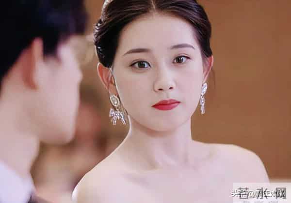 刘诗诗怎么也没想到，曾给她演丫鬟的女孩，在另一个赛道成了顶流