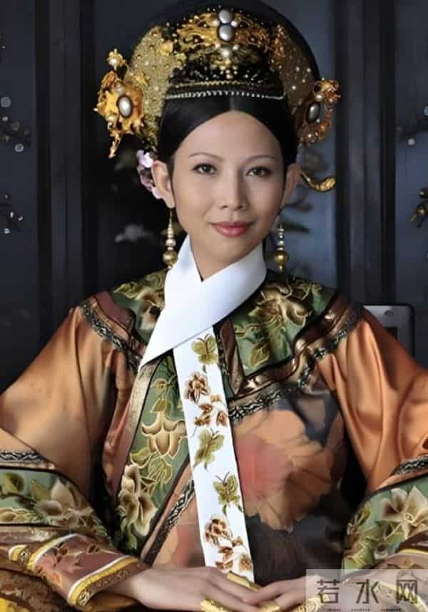 面相变了！52岁蔡少芬为钱四处奔波累到脱相，被王晶嘲讽不上进