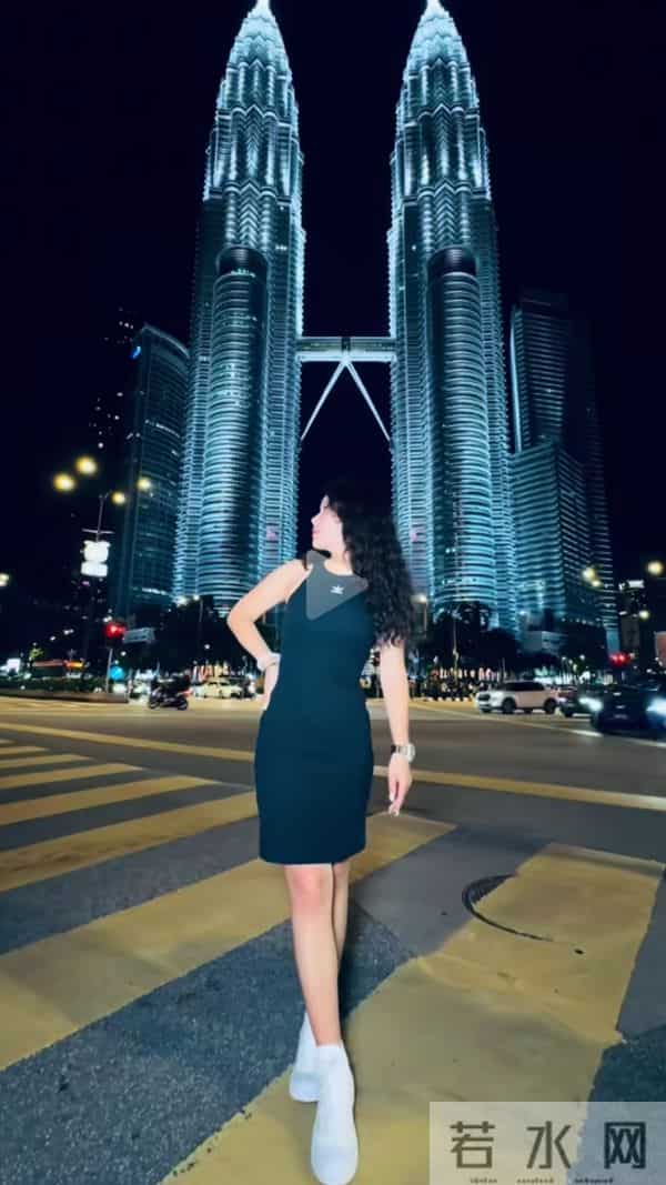 熊磊要从马来西亚回国了，晒出与双子塔同框美照，火力全开怼网友