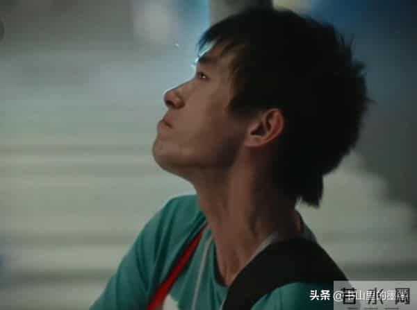 易烊千玺拿影帝仅两周，王晶曝“内幕”，没给娱乐圈留下半分体面