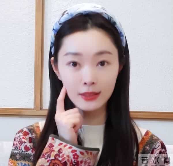 同样是奔三的女星，宋轶深夜素颜白到发光，虞书欣盛装出席被喷丑