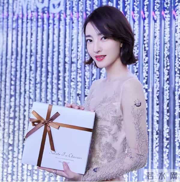 诈骗14亿，看到金条茅台法拉利被拍，才知道王丽坤夫妇活得多奢靡