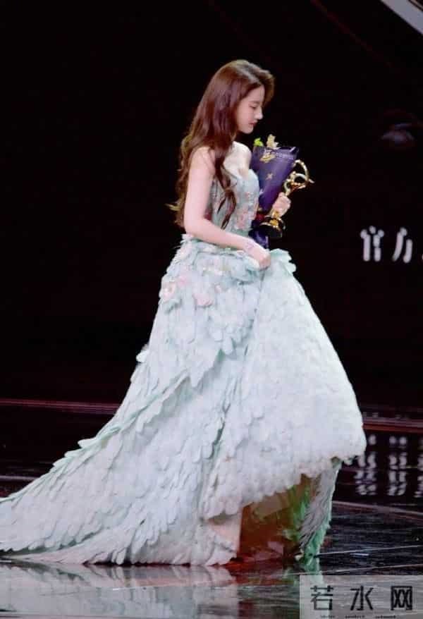 刘亦菲超美舞台瞬间