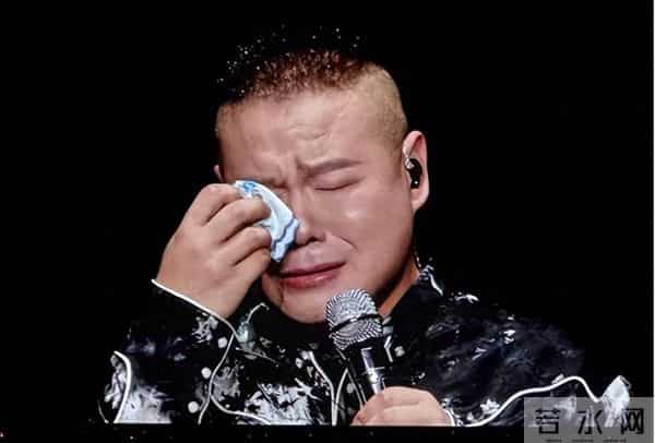 钱再多有什么用？官媒出手揭岳云鹏夫妇真实现状，走上于谦的老路