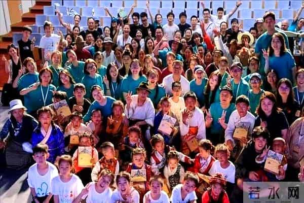 王菲也没想到，她那患有天生性唇腭裂的女儿，也要开始为她争光了