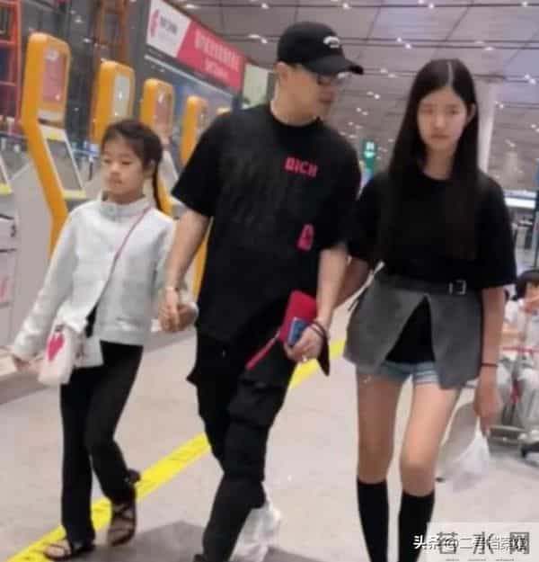 风水轮流转，汪峰20岁女儿小苹果，终究走上了亲妈葛荟婕的老路