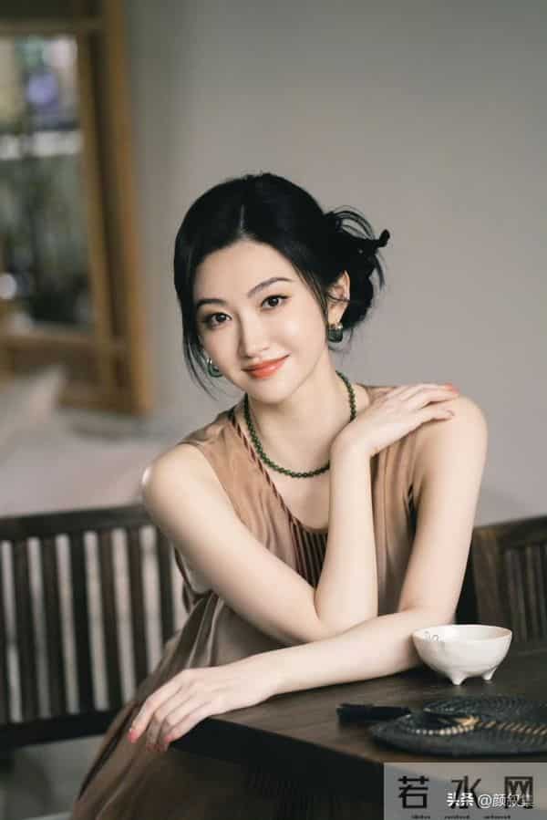 景甜这组图，把东方美拿捏得恰到好处！