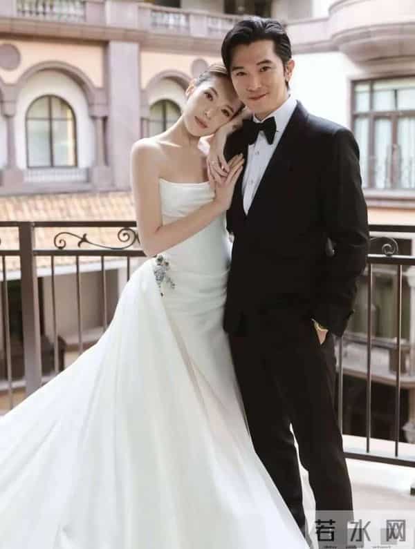 邱泽许玮甯3个月儿子正脸曝光，腿长惊人 目测能长到1米8