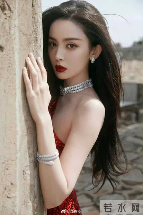 古力娜扎的腋毛也太干净了，美