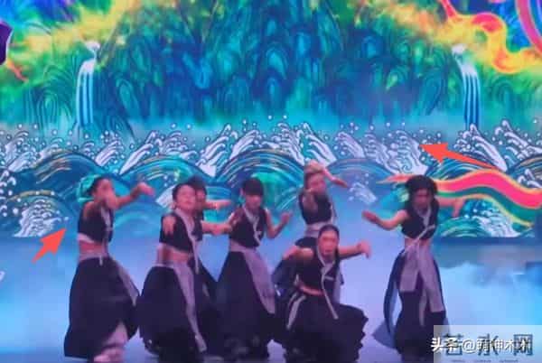 MAMA颁奖礼大偷中国文化！水墨画、舞狮轮番登场，画风诡异遭痛批