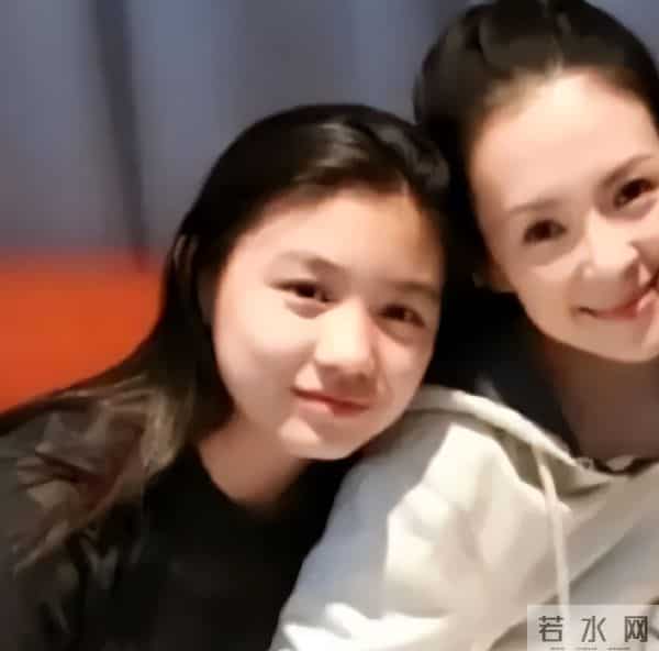 喜讯传来！54岁汪峰喜当“老丈人”，女儿小苹果如今过得很甜蜜