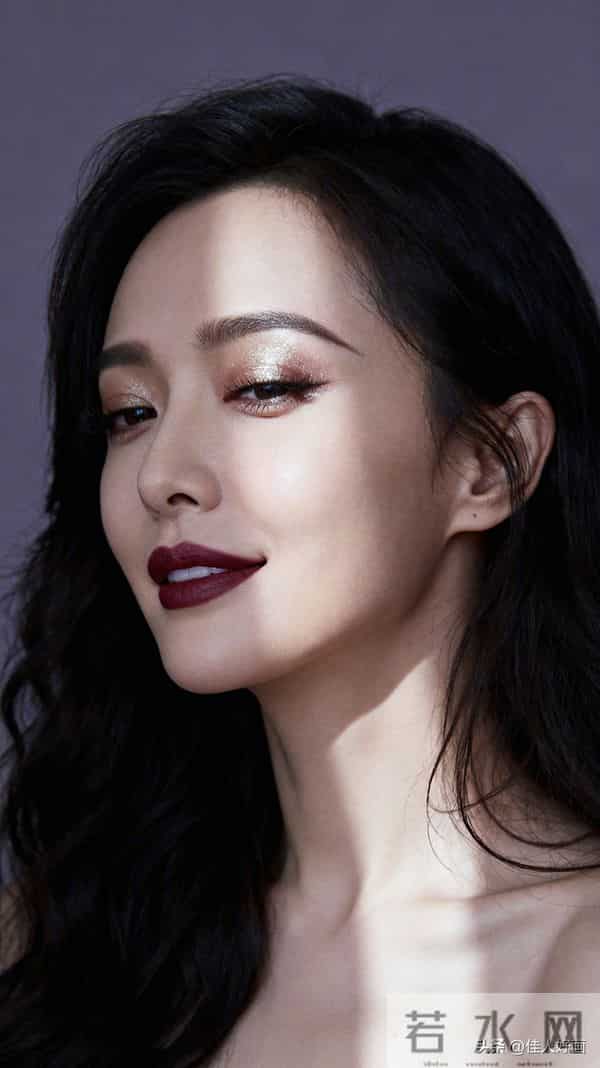 浆果红唇，醉意里的妩媚