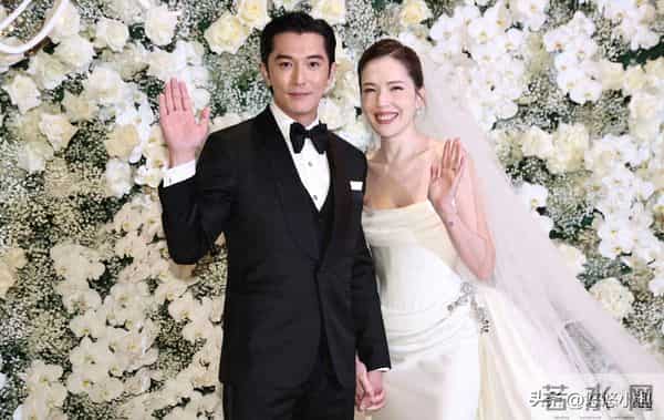 邱泽许玮甯婚礼曝光！大摆40桌，44岁邱泽造型被吐槽，林心如被问