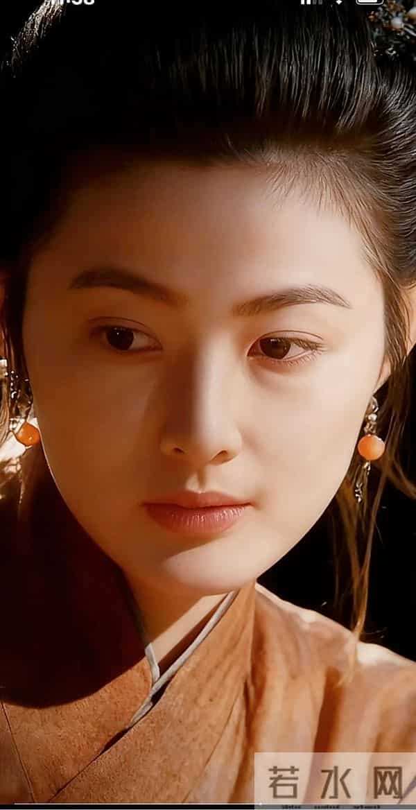 荧幕上风情万种的潘金莲王思懿55岁不婚不育、现如今成了胖大婶