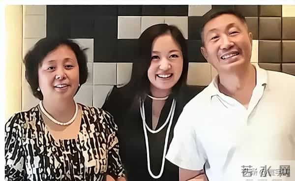 “最干净”的男演员，与妻4岁相识，半世纪相守，女儿成最大骄傲