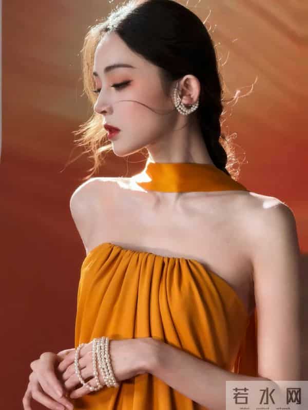 娜扎黄色抹胸长裙