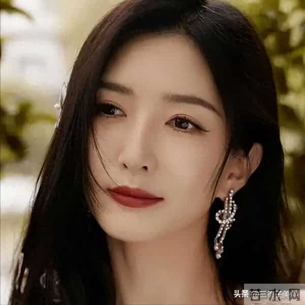 与富豪海外产子真相大白6个月，39岁江疏影露面，近照曝光大变样