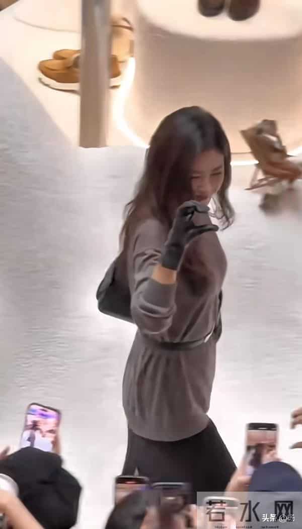 澳门偶遇朱珠，好明艳动人的一张脸！集风情万种，优雅知性于一身