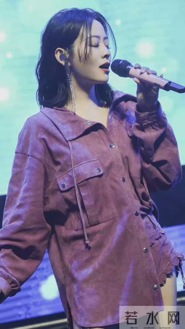 张靓颖绝对好腿