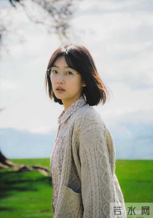 剧组耍大牌风波，周姓女星当众羞辱，胡姓演员受辱