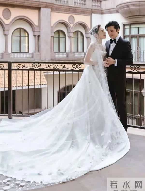 邱泽许玮甯3个月儿子正脸曝光，腿长惊人 目测能长到1米8