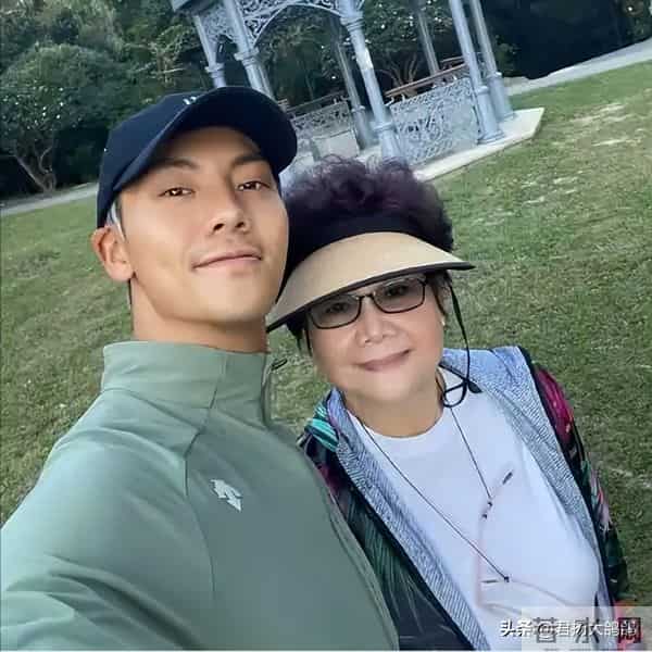 前靠赵露思翻红，后有妻子一个举动实现口碑暴增，陈伟霆才是赢家