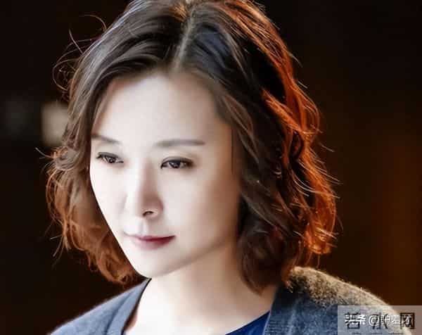 18岁开始男人不断，半百还没玩够，“人间尤物”柯蓝终遭“反噬”