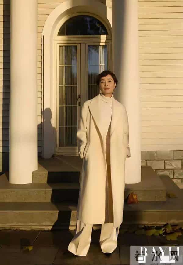 53岁吴越登瑞丽封面美到窒息，成熟女人味直接拉满