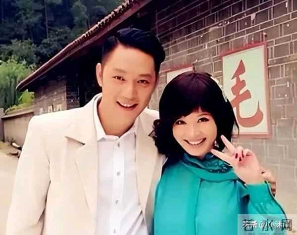 影帝抛弃糟糠妻：是人性还是娱乐圈的生存？20年婚姻真相炸翻全网