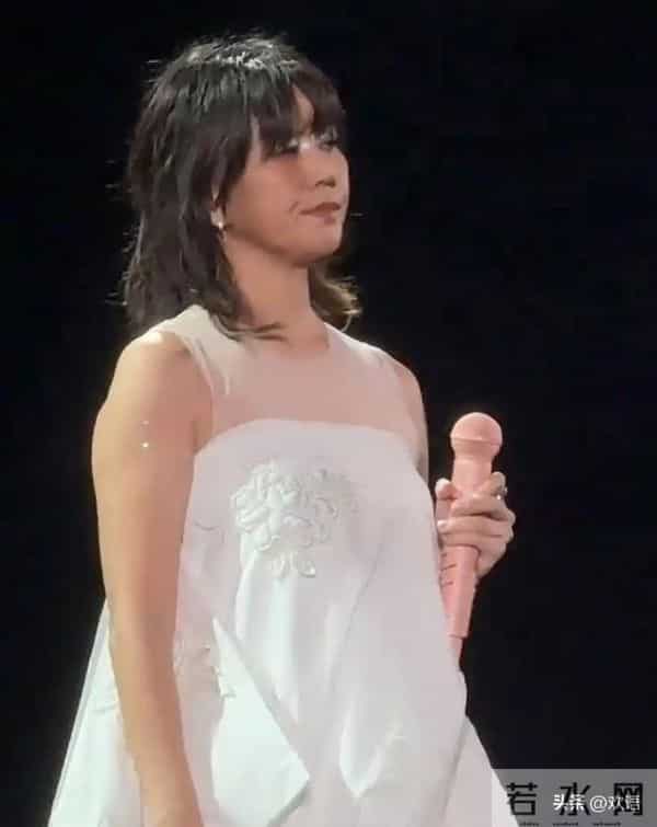 断崖式衰老！不露面不知道，一露面吓一跳，这些女明星突然就老了