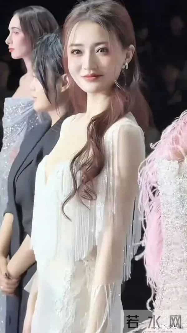 徐璐｜最近很出圈，很性感