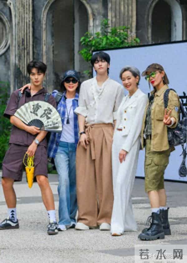 刘嘉玲驳斥相亲家长；叶童和刘嘉玲针锋相对，吐槽她想太多才痛苦