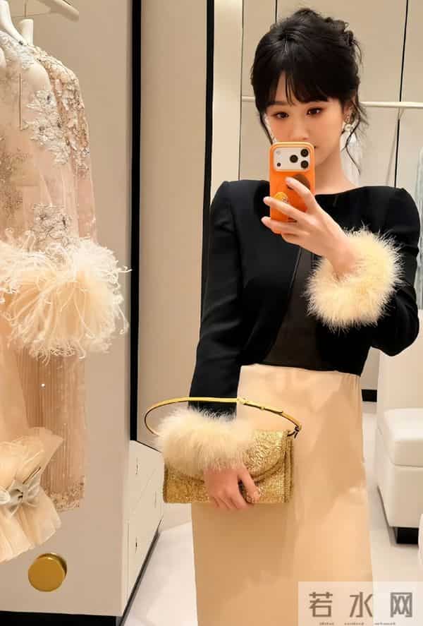 杨紫造型师终于开窍！找准这条路，气质飙升显贵气