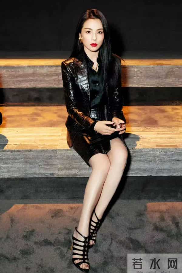 刘涛 鳄鱼纹皮装 魔鬼腰臀比 腰细得像被上帝捏过