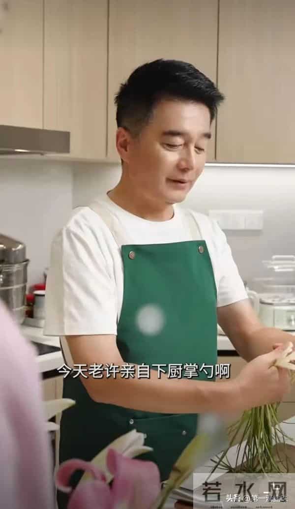 许亚军父子时尚大片，儿子帅气但不及父母！历经4段婚姻终获幸福