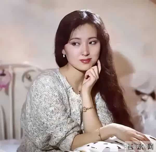 人走茶凉！陈晓旭去世18年，两任丈夫都再婚娶妻生子家庭幸福美满